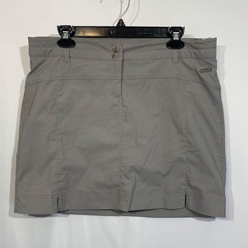 GOLF skort. Woman’s large. AVIA. Gray/white check. Pockets, belt loops, shorts.